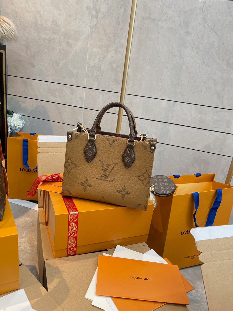 Túi Louis Vuitton LV OnTheGo Monogram Reverse Nâu 6 Túi LV Onthego PM Monogram Reverse Vàng