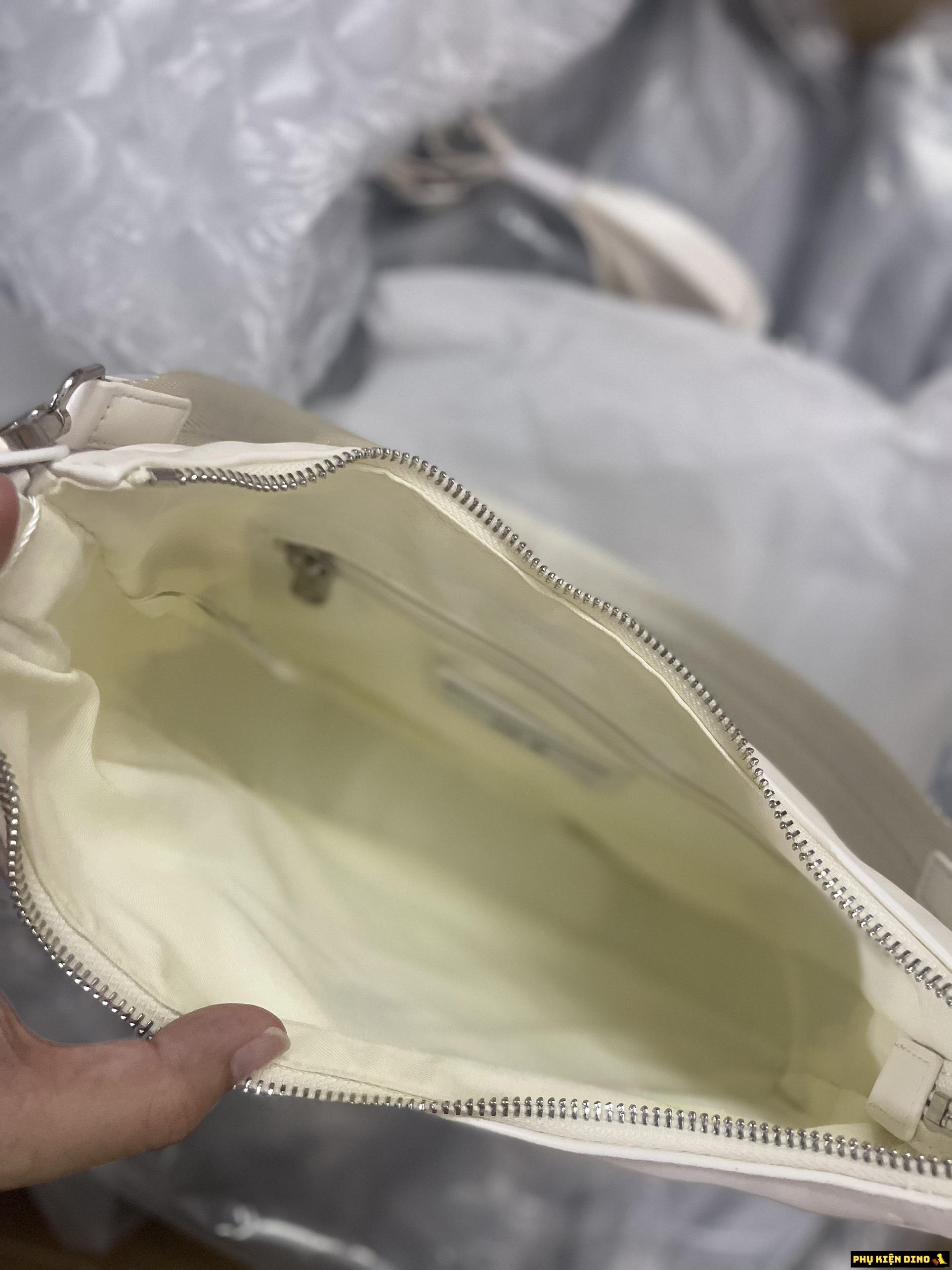 Túi MLB Classic Monogram Embo Cross Type Boho 11 Túi MLB Classic Monogram Embo Cross Type Boho Boston Red Sox Cream