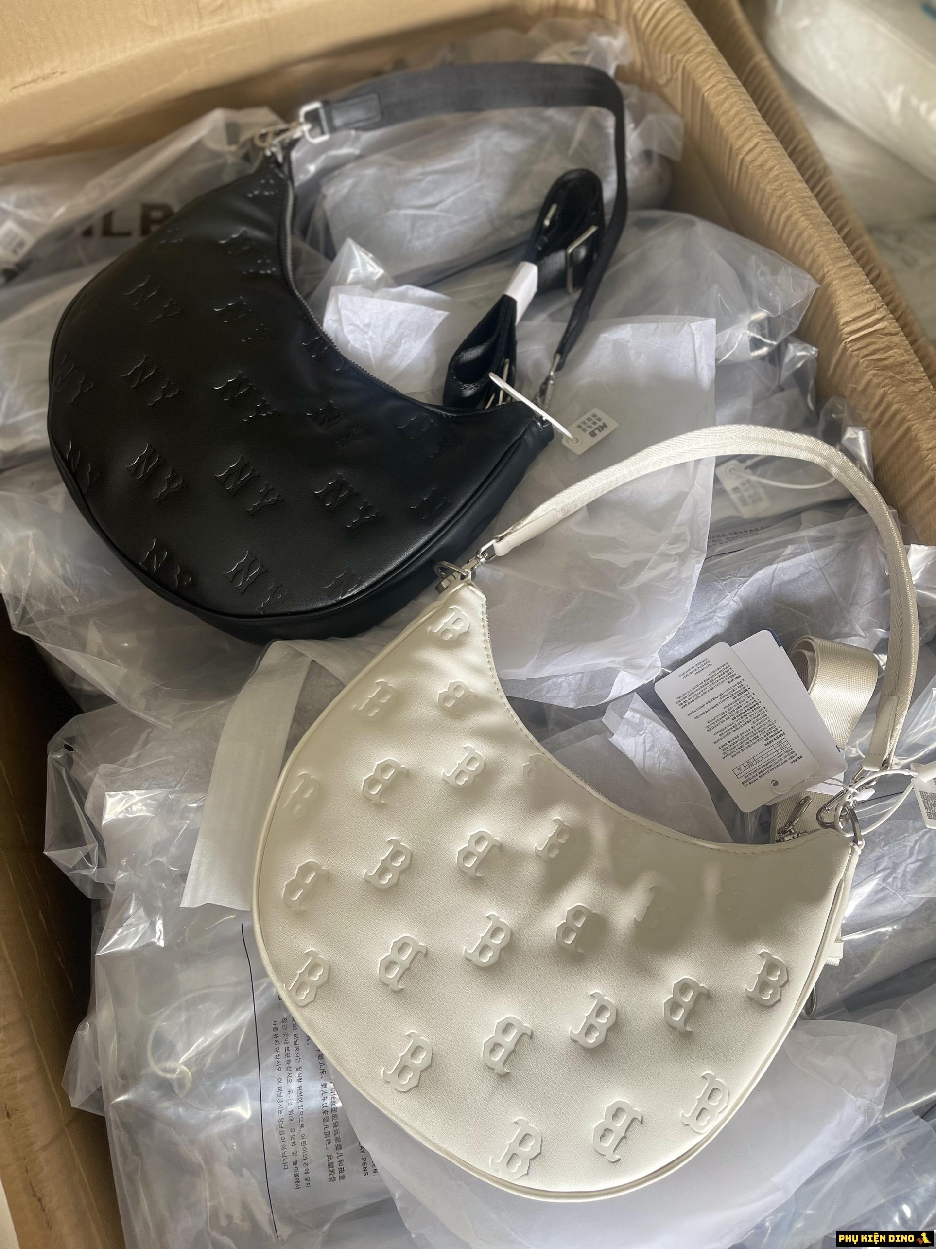 Túi MLB Classic Monogram Embo Cross Type Boho 8 Túi MLB Classic Monogram Embo Cross Type Boho Trắng Đen