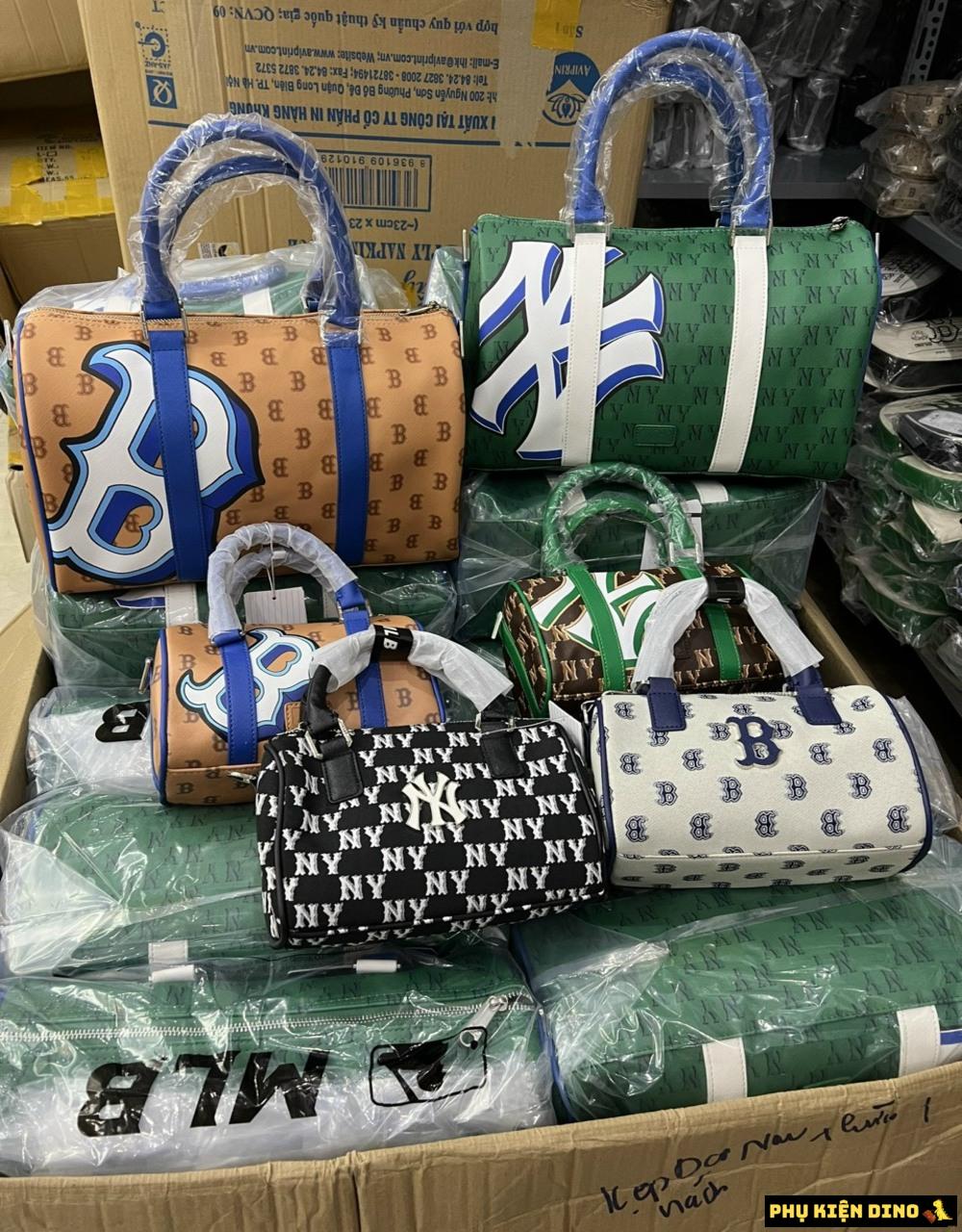 Túi MLB Classic Monogram Jacquard Boston Bag New York Yankees 11 Túi MLB Classic Monogram Jacquard Boston Bag NY Yankees