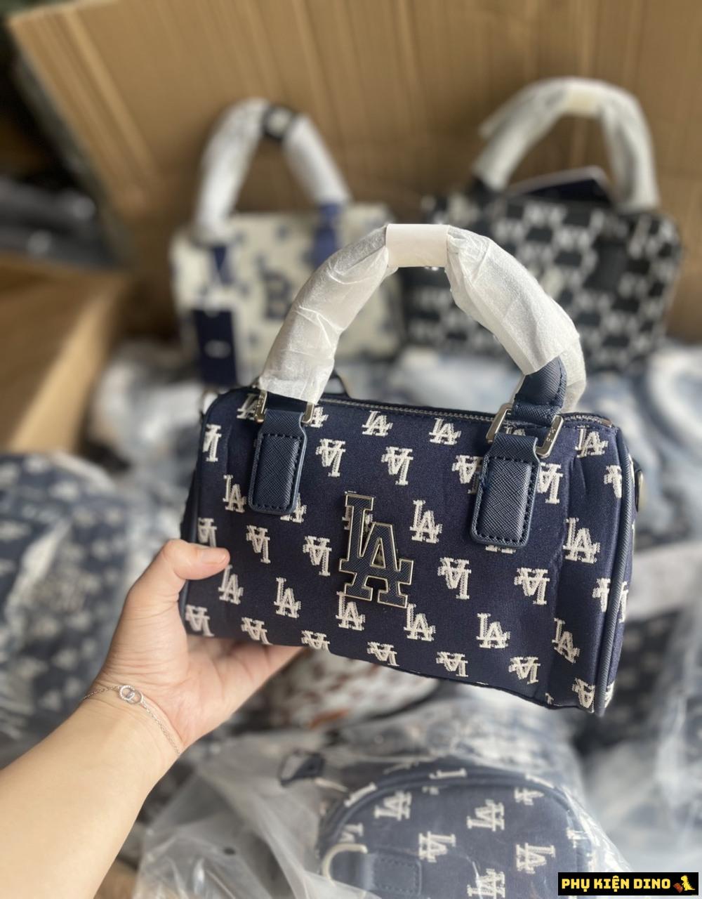 Túi MLB Classic Monogram Jacquard Boston Bag New York Yankees 7 Túi MLB Korea Monogram Jacquard Boston Bag LA Dodgers D.Navy