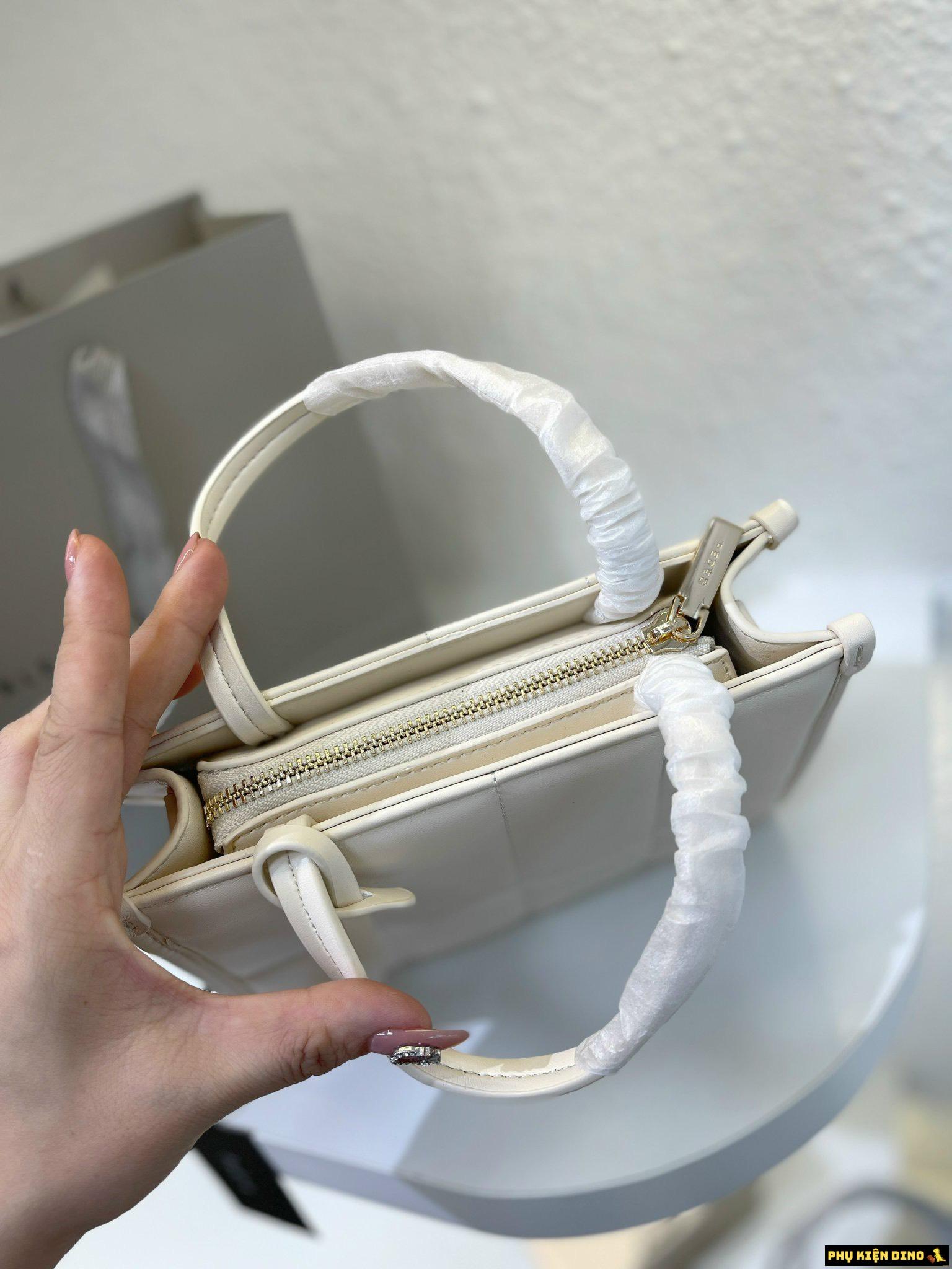 Túi Đeo Chéo Nữ Pedro Mini Quilted Handbag Trắng Đen 10 Túi Pedro Quilted Handbag Trắng