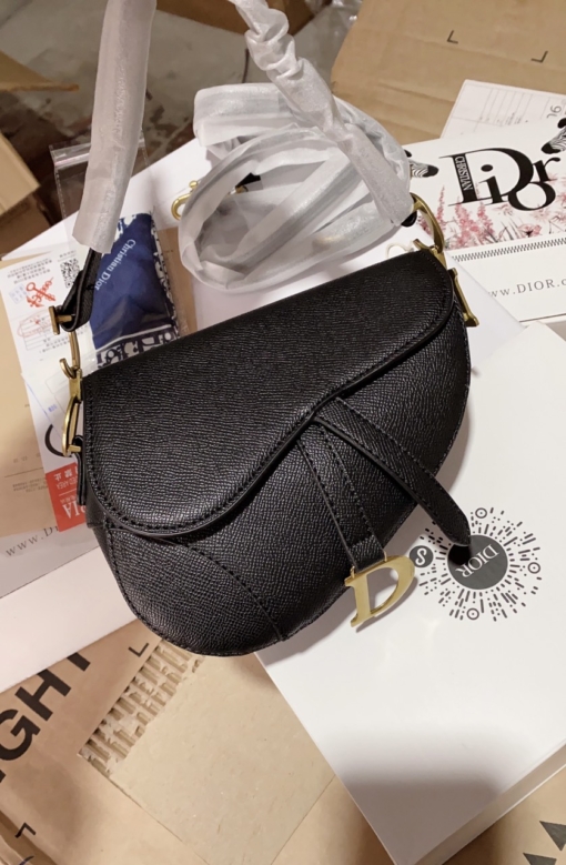 Túi Saddle Bag with Strap Black Grained Calfskin Đen