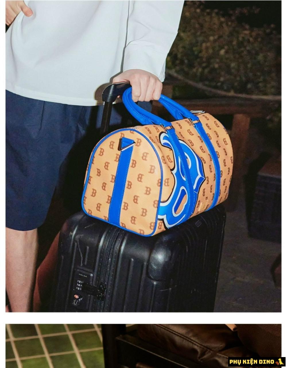 Túi MLB Classic Monogram Jacquard Boston Bag New York Yankees 4 Túi Trống MLB Size Lớn Dia Poritiv Coated Canvas Rich Màu Nâu Xanh Dương