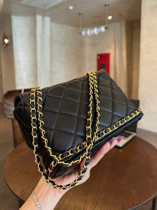 Túi Chanel Black Khóa Vàng Viền Xích Đáy