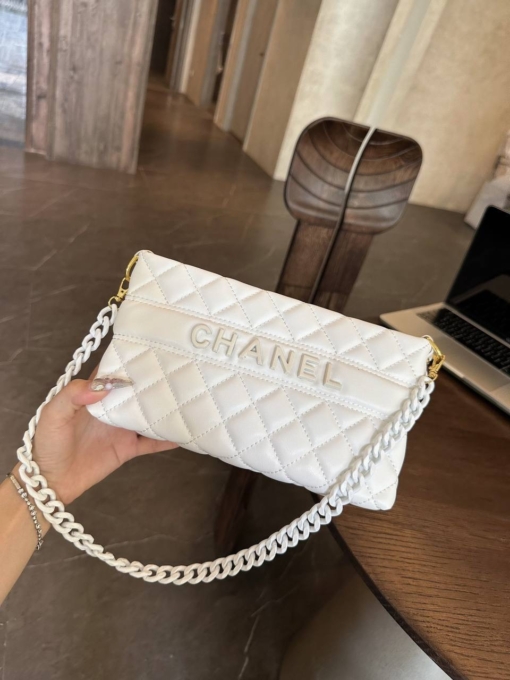 Túi Chanel Hobo màu Trắng