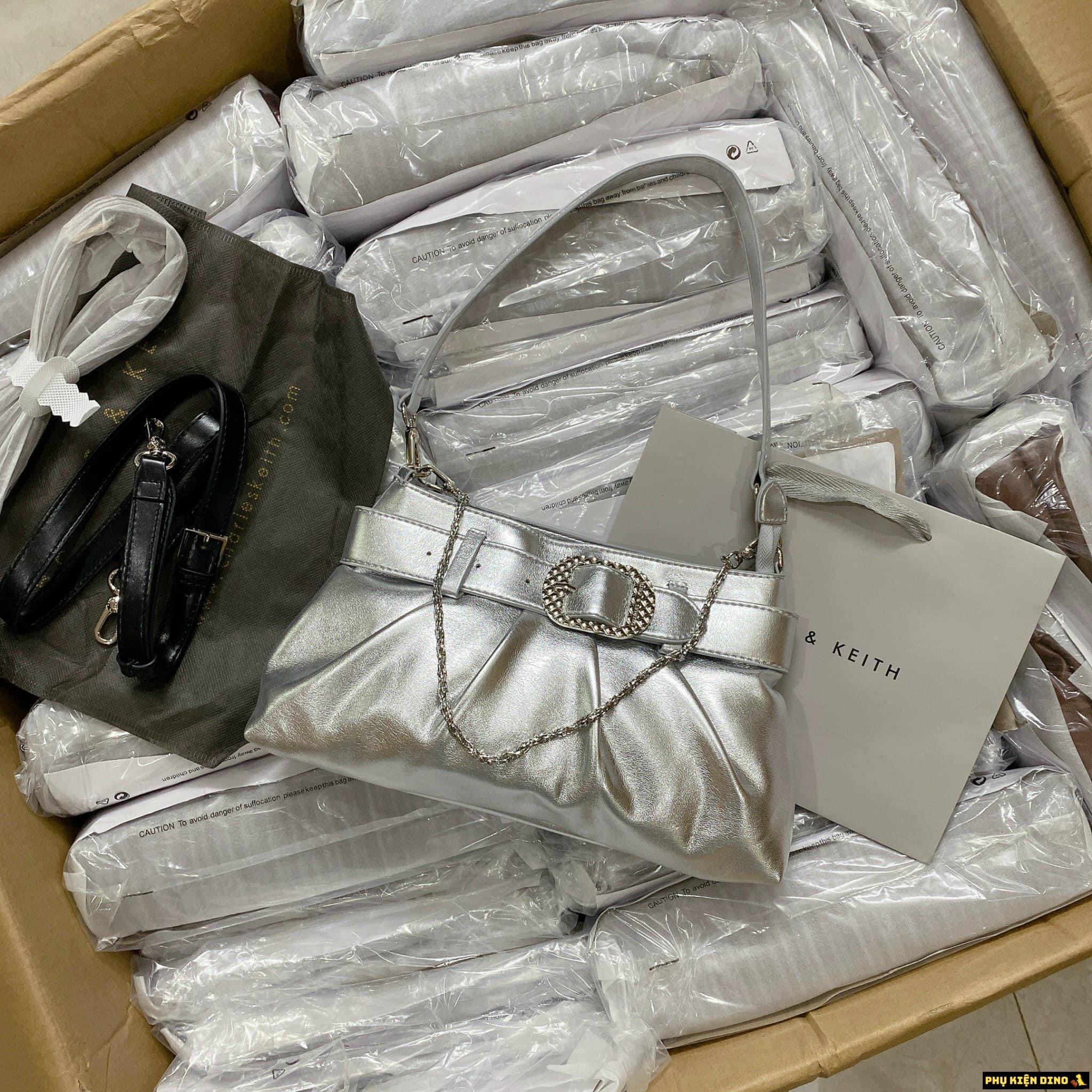 Túi Charles & Keith CNK Avis Belted Ruched Noir Màu Kem Bạc 5 Túi Charles & Keith CNK Avis Noir Màu Xám Bạc Đen Trắng