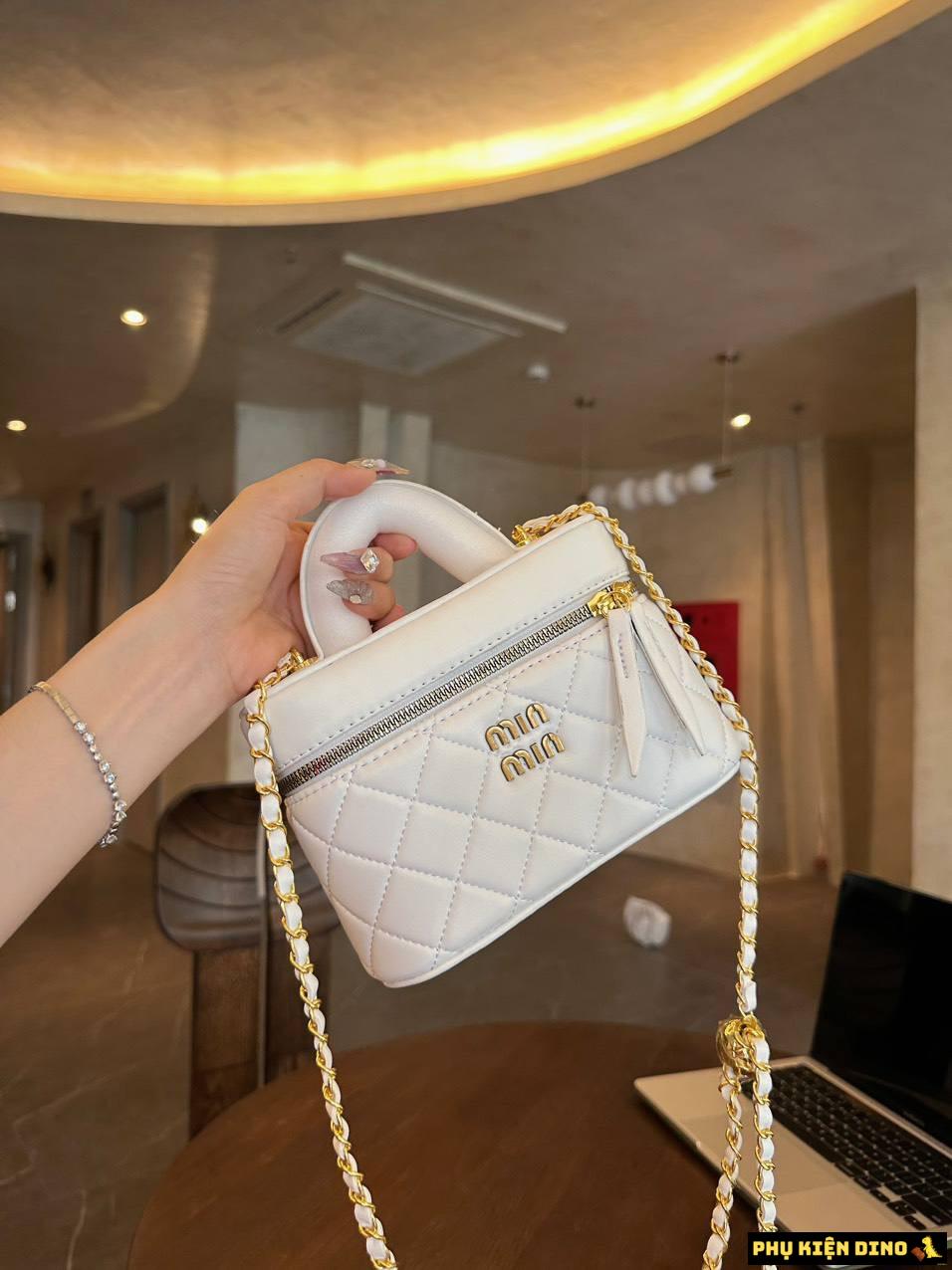 Túi Cốp Trống Miu Miu 2 Màu Đen Trắng Size 20 9 Túi Cốp Miu Miu màu Trắng