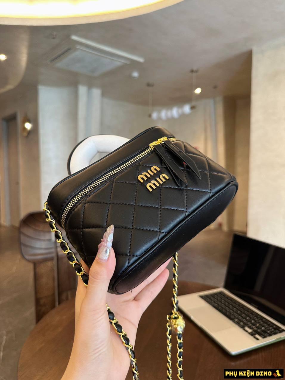 Túi Cốp Trống Miu Miu 2 Màu Đen Trắng Size 20 5 Túi Đeo Chéo Xách Tay Cốp Miu Miu màu Đen