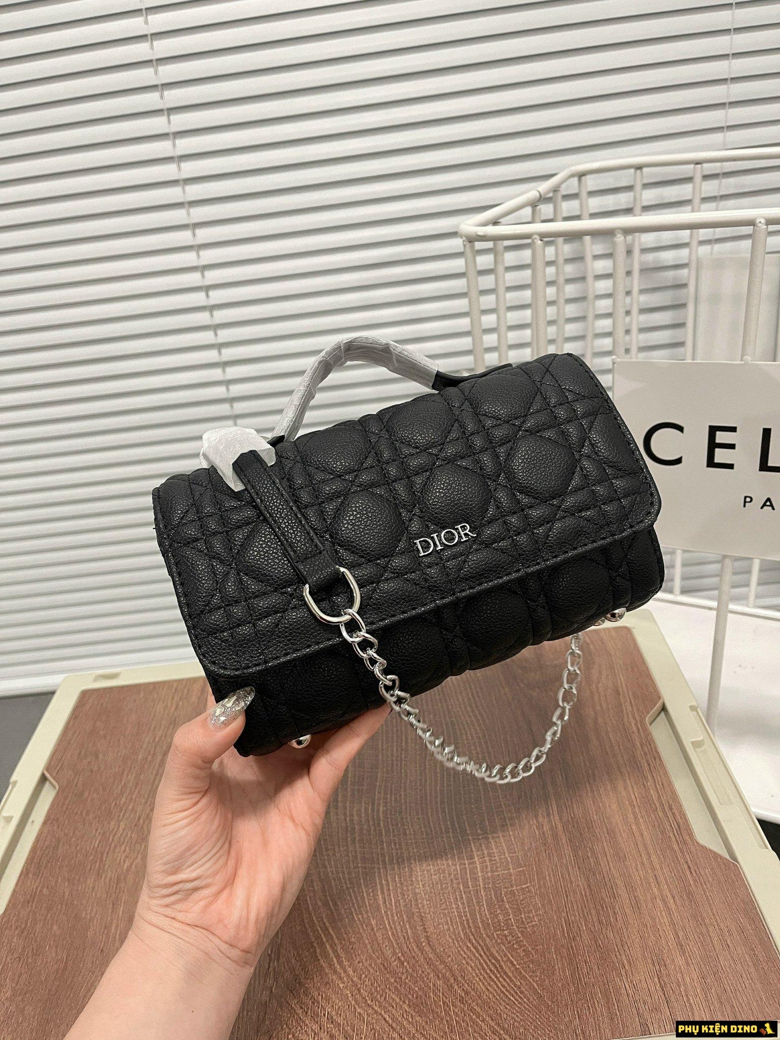 Túi Dior Cầm Tay Da Nhám Màu Đen 1 Túi Dior Cầm Tay Da Nhám Màu Đen