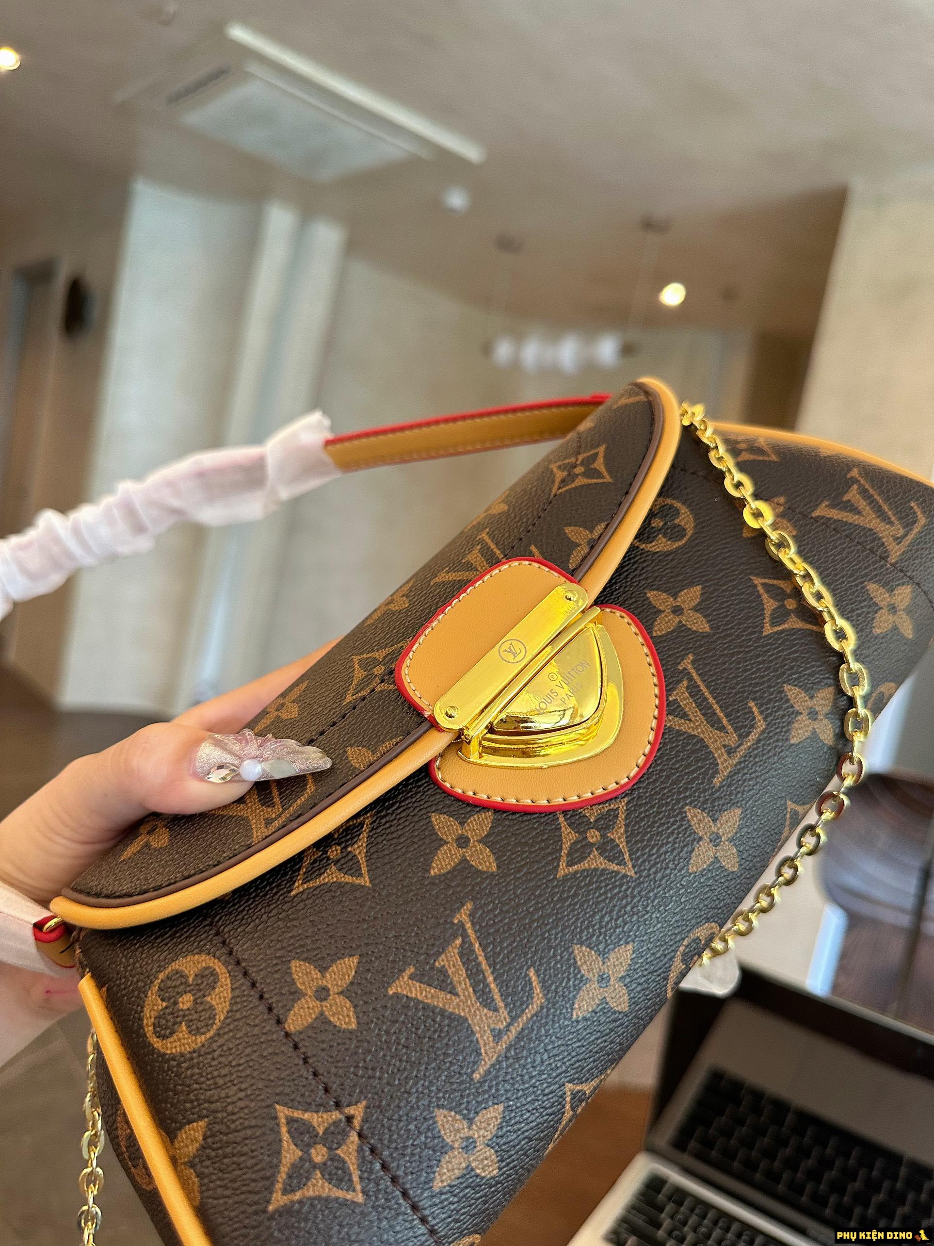 Túi Louis Vuitton LV Brown Monogram Beverly Pochette 2EC27AC340B0ACGS 9 Túi Louis Vuitton Brown Monogram Beverly