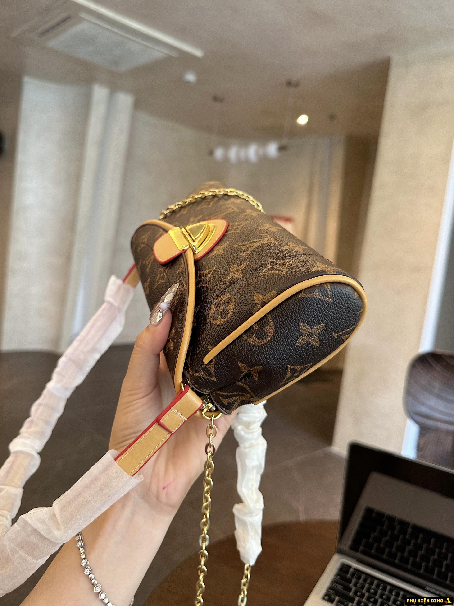 Túi Louis Vuitton LV Brown Monogram Beverly Pochette 2EC27AC340B0ACGS 8 Túi Louis Vuitton LV Beverly Pochette Nâu Monogram