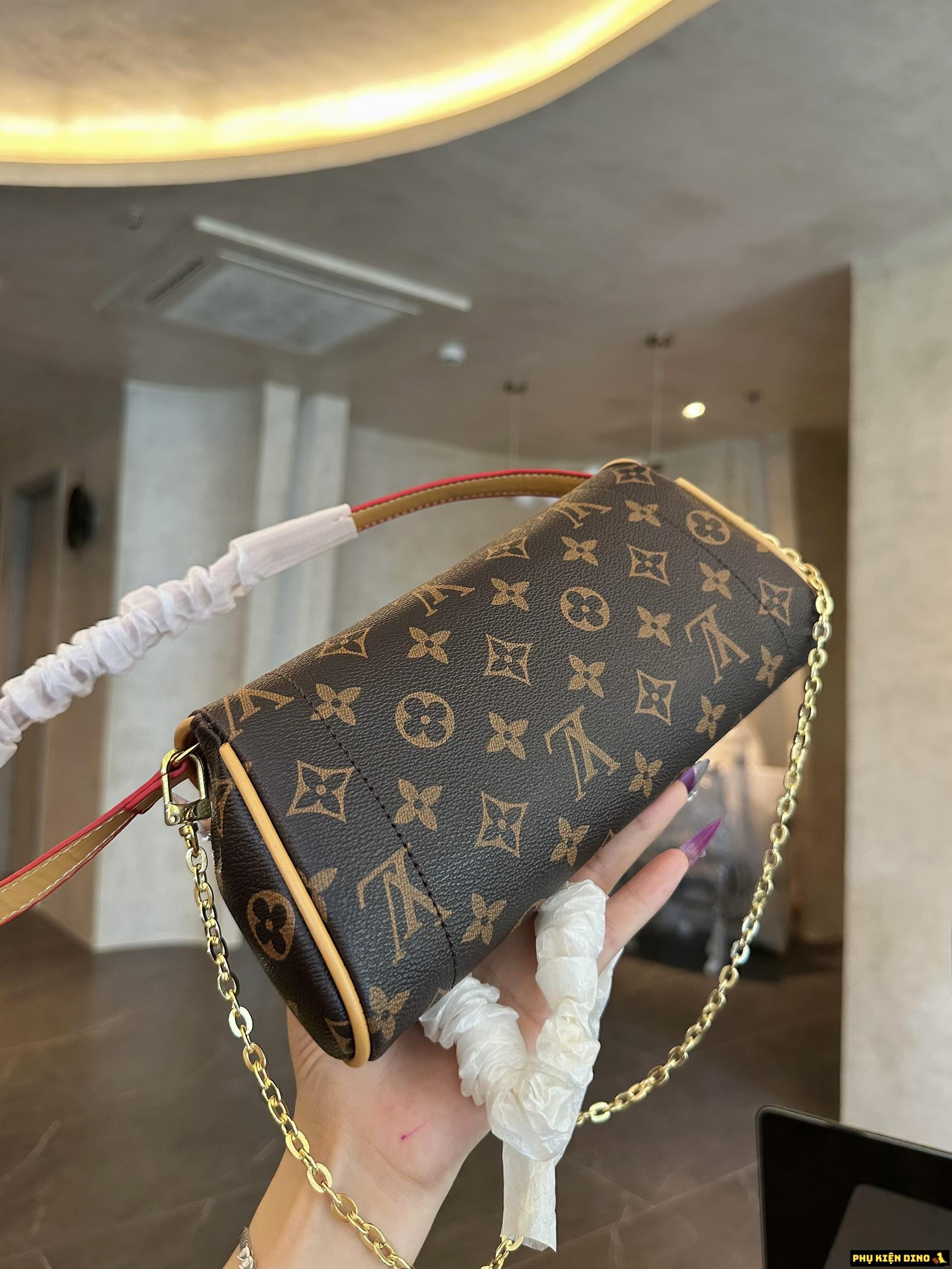 Túi Louis Vuitton LV Brown Monogram Beverly Pochette 2EC27AC340B0ACGS 5 Túi Louis Vuitton Monogram Canvas Beverly Clutch Bag