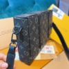 Túi Đeo Vai Nam Louis Vuitton LV Trunk Messenger Size 25 M45727 14 Túi Louis Vuitton Monogram Eclipse Canvas Trunk Messenger Bag Black Grey