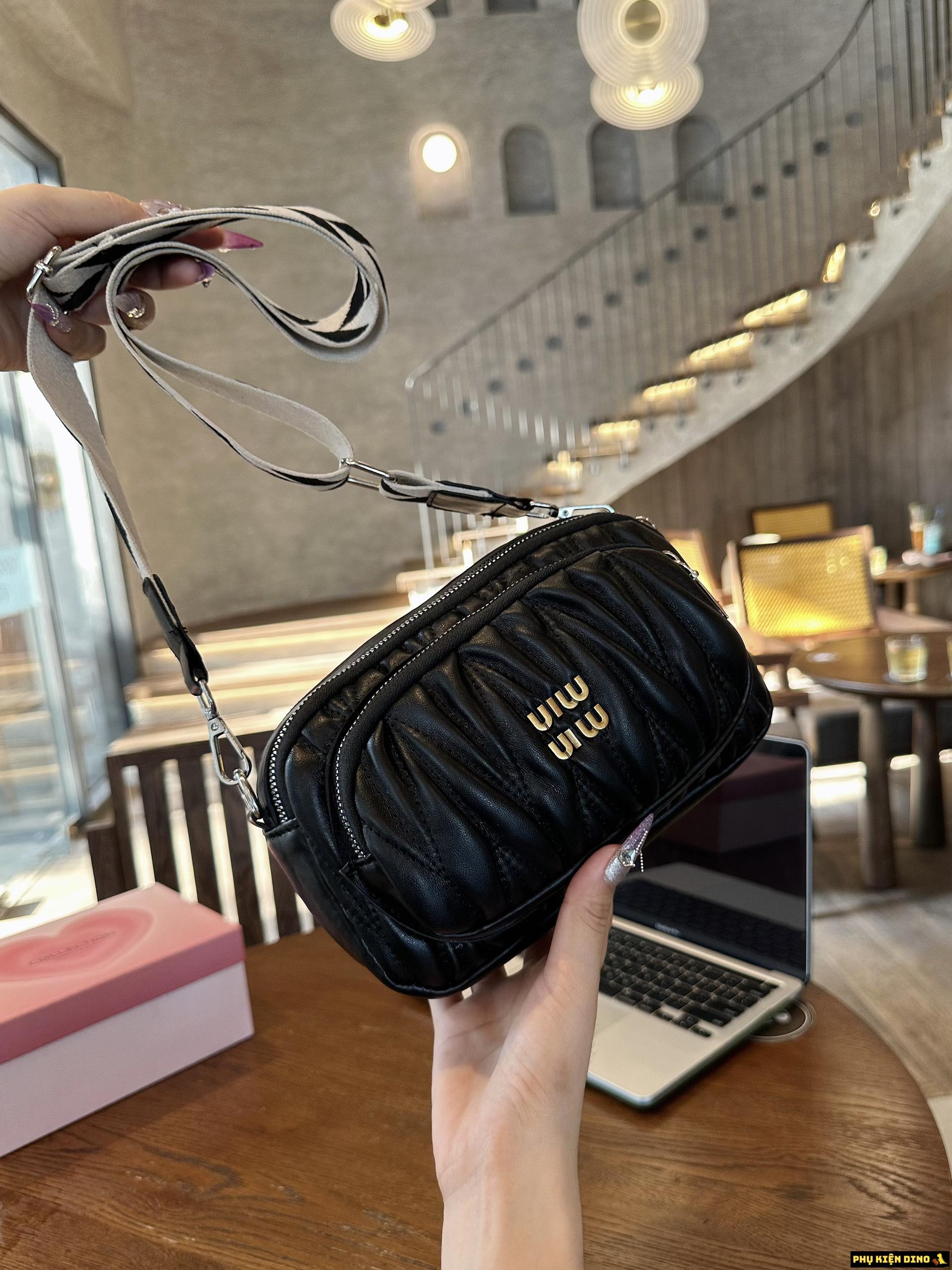 Túi Miu Miu 3 Ngăn Màu Đen Size 19 6 Túi Miu Miu Black 3 Ngăn Màu Đen