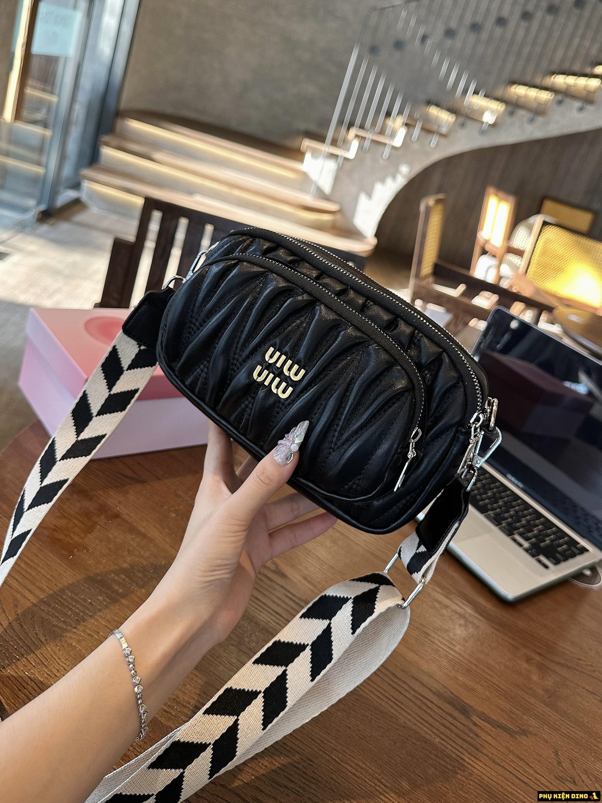 Túi Miu Miu 3 Ngăn Màu Đen Size 19 2 Túi Miu Miu Màu Đen