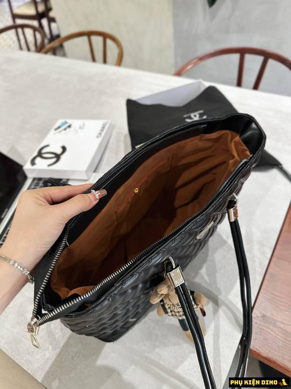 Túi Prada Tote Black Kèm Gấu 6 Túi Prada Tote Đen