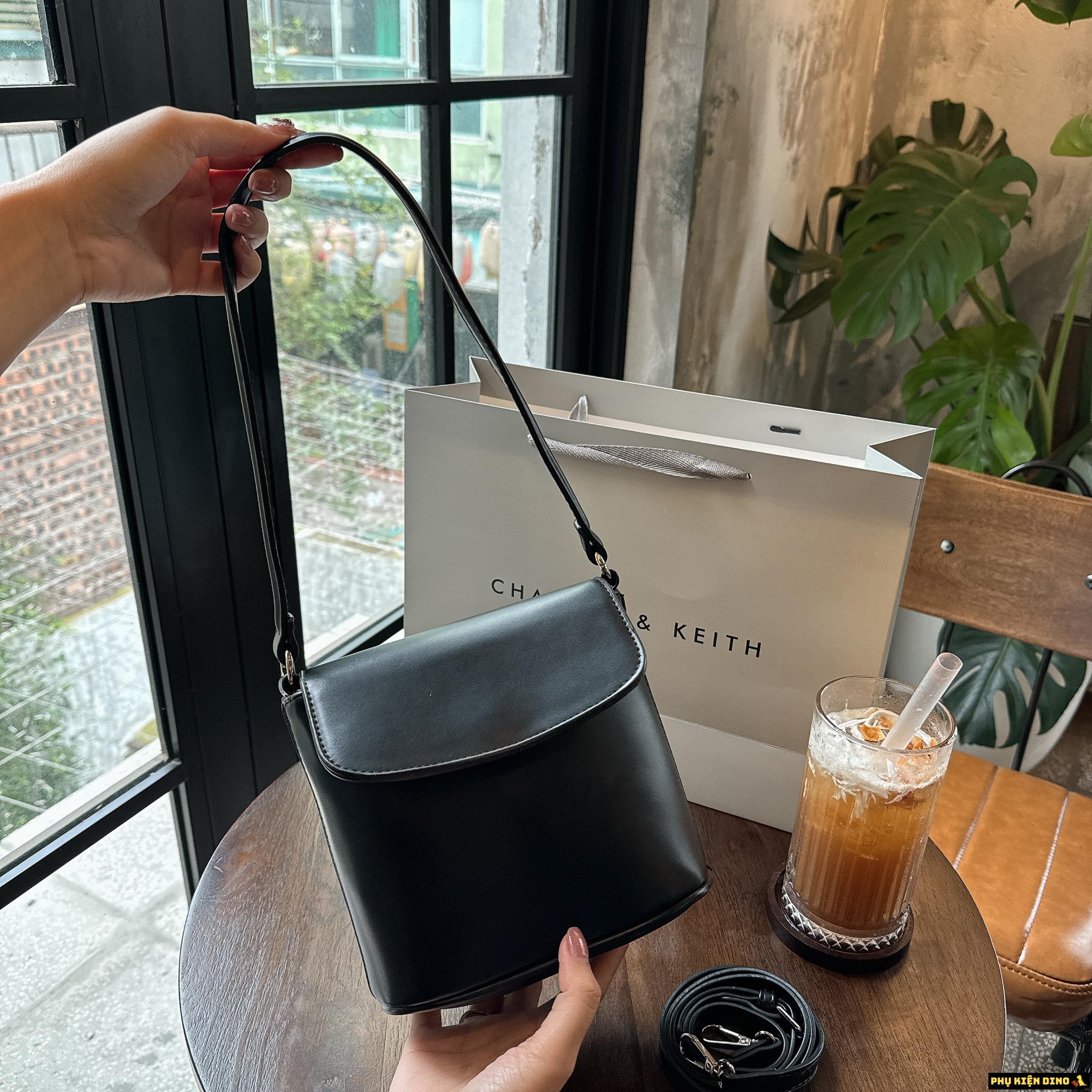 Túi Xách Nữ Charles & Keith Nắp Gập 3 Màu Trắng Đen Đỏ 8 Túi Xách Nữ Charles & Keith Nắp Gập Màu Đen