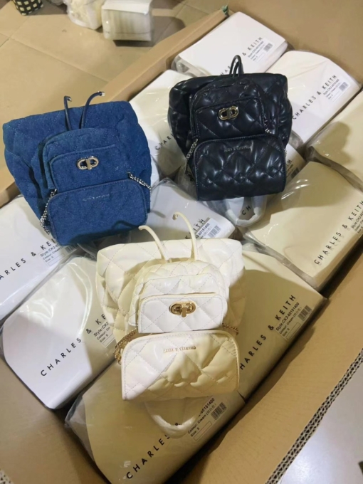 Balo Nắp Gập Charles & Keith CNK Aubrielle Quilted Trắng Đen Denim