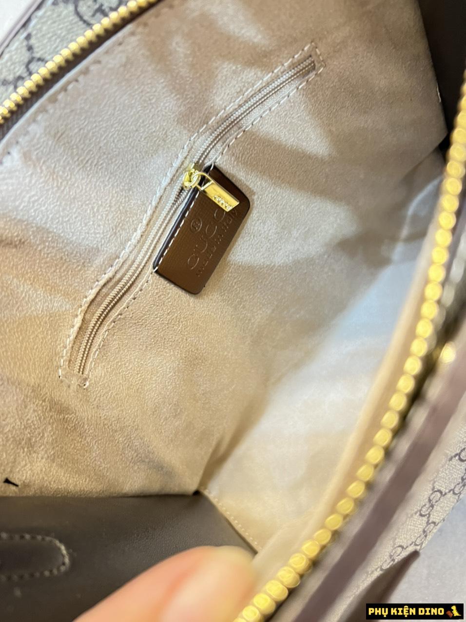 Set Túi Công Sở Gucci Size 28 Kèm Ví Nhỏ Móc Khóa Con Cún 5 set tui cong so gucci kem vi nho moc khoa con cun co khoa keo