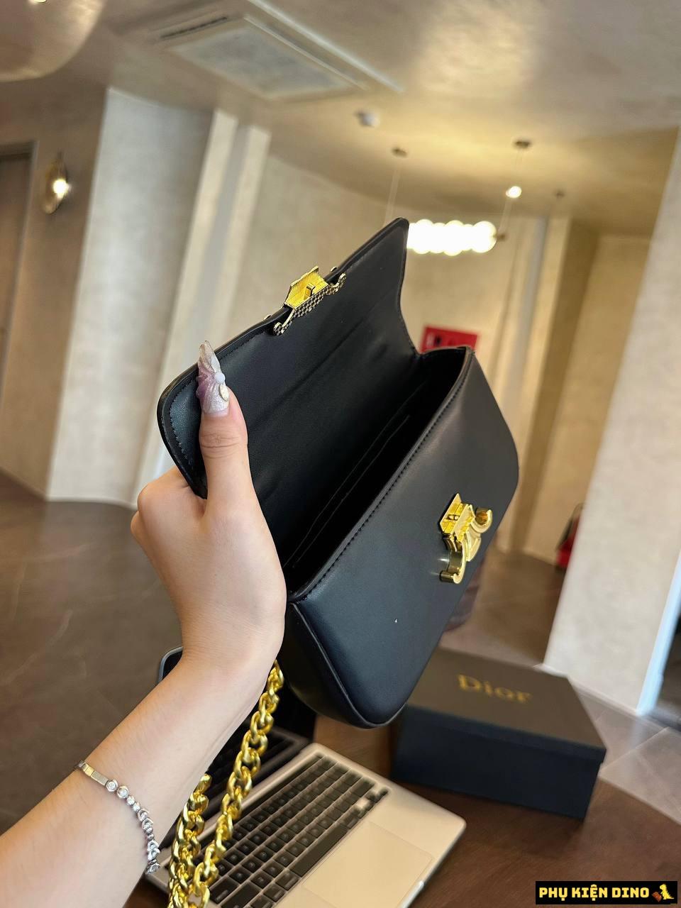 Túi Đeo Chéo Nữ Celine Dáng Dài 2 Màu Trắng Đen Khóa Vàng 5 Túi Celine Dáng Chữ Nhật Màu Đen Xích Vàng