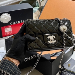 Túi Chanel Chuông Đính Đá Da Bóng Size 19