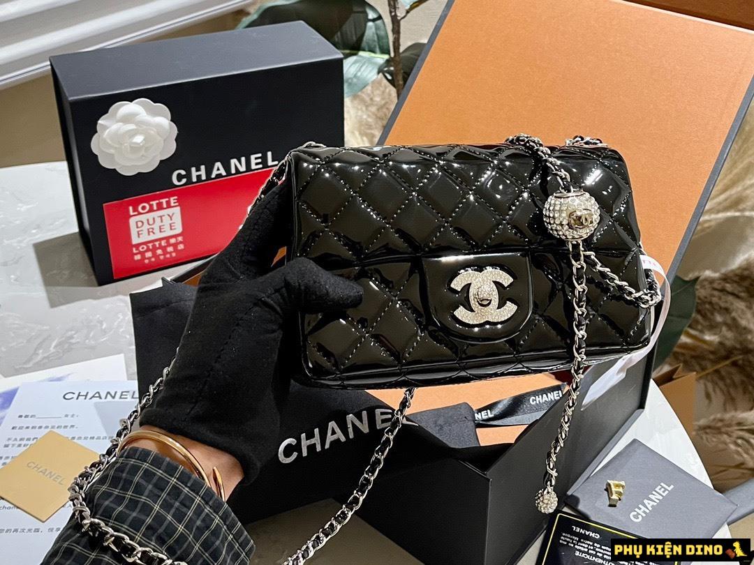 Túi Chanel Chuông Đính Đá Da Bóng Size 19 Màu Đen 2 Túi Chanel Chuông Đính Đá Da Bóng Size 19