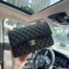 Túi Chanel Classic CC Da Caviar Khóa Vàng 2 Màu Đen Kem 15 Túi Chanel Classic CC Da Caviar Black Khóa Vàng