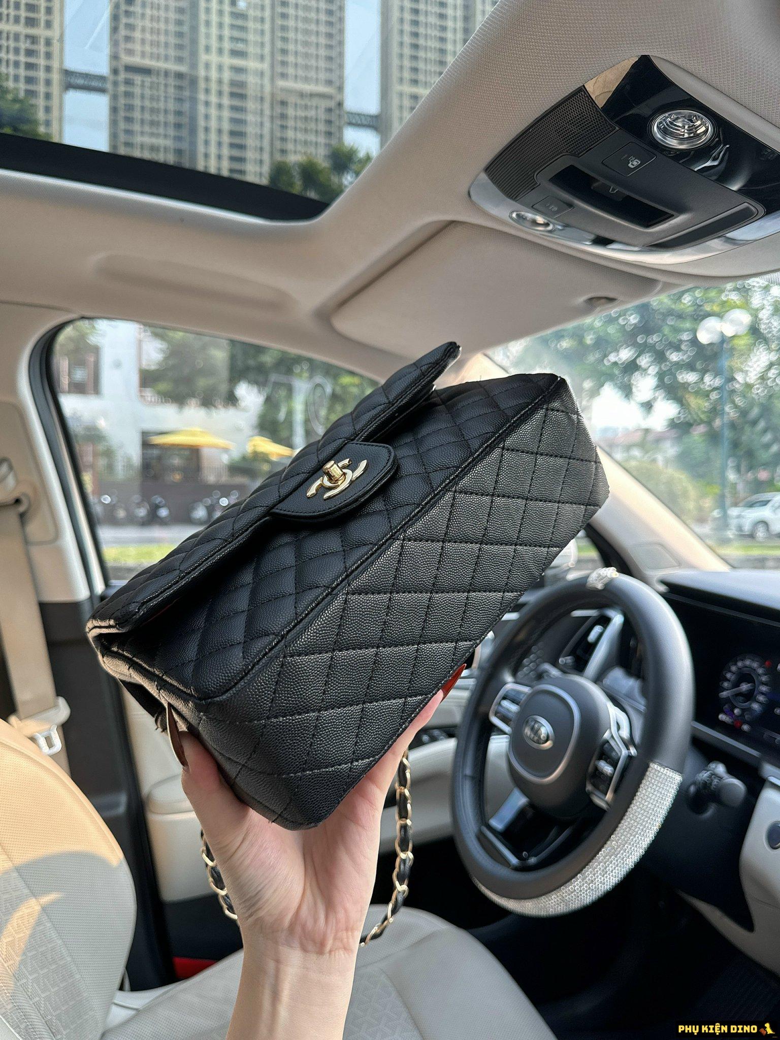Túi Chanel Classic CC Da Caviar Khóa Vàng 2 Màu Đen Kem 4 Túi Chanel Classic Khóa Vàng Màu Đen