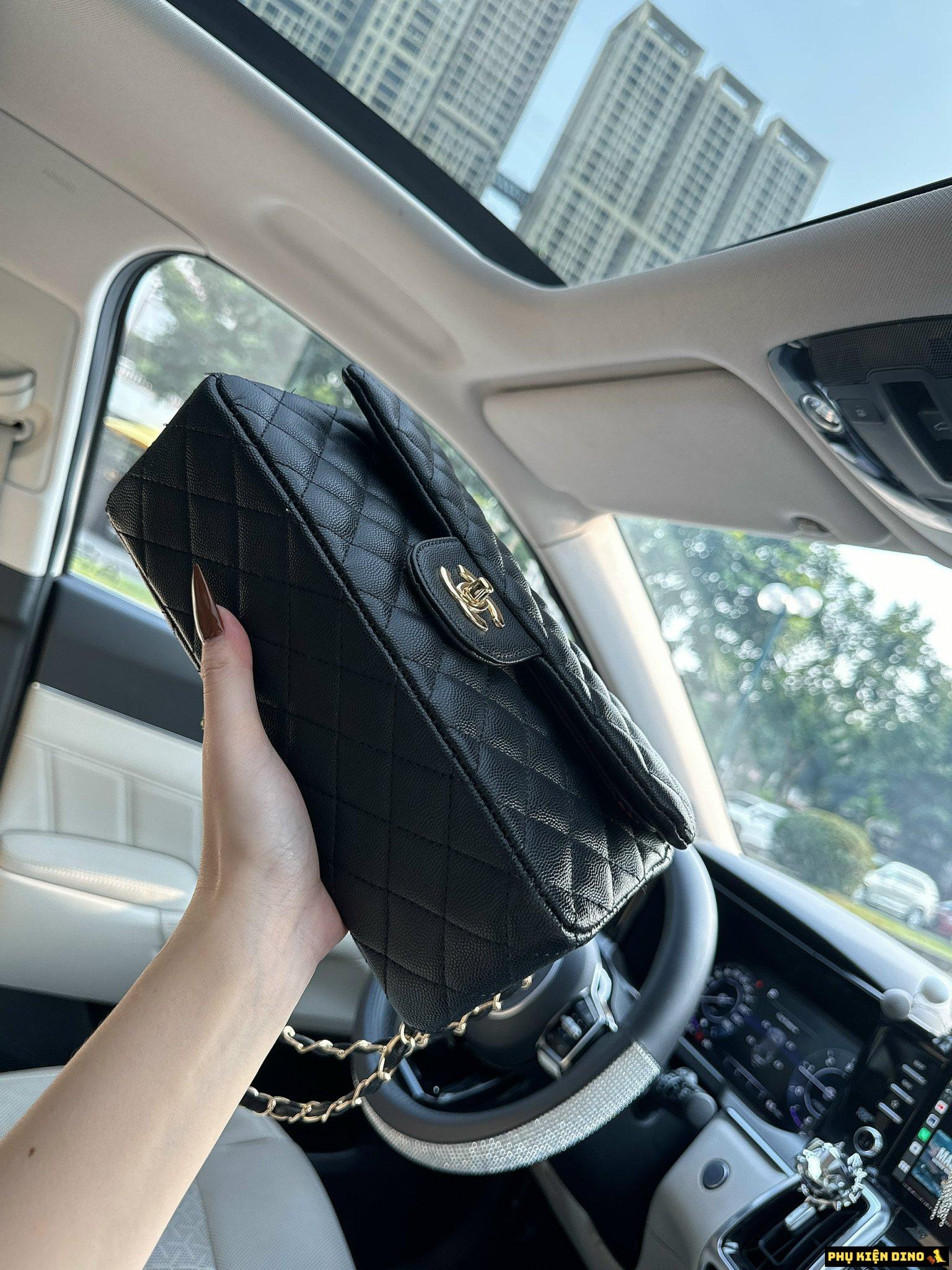 Túi Chanel Classic CC Da Caviar Khóa Vàng 2 Màu Đen Kem 5 Túi Chanel Classic Khóa Vàng