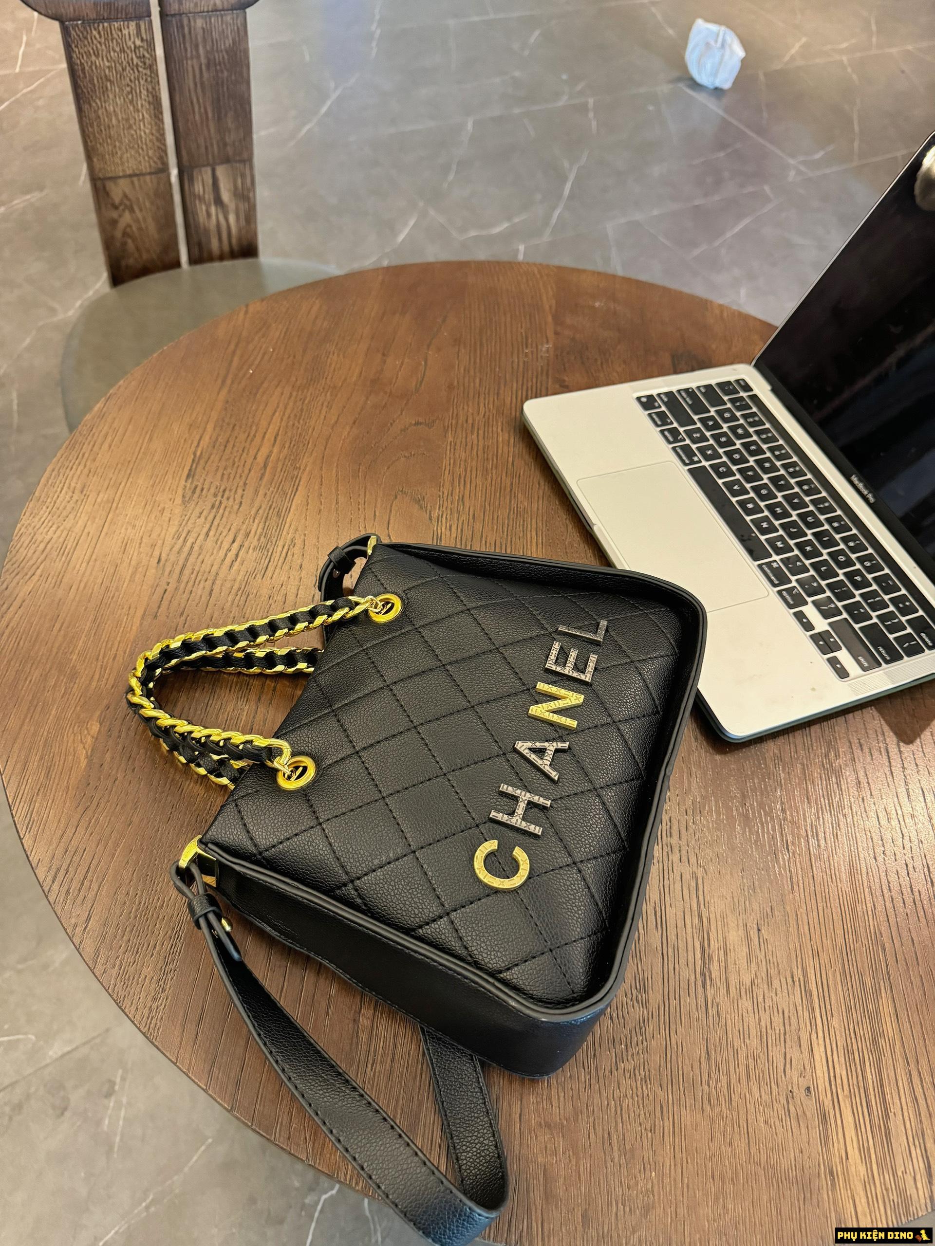 Túi Chanel Công Sở Kèm Dây Size 23 Màu Trắng Đen 7 Túi Chanel Công Sở Size 23 Màu Đen