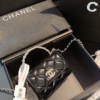 Túi Chanel Tay Cầm Dính Ngọc Mini Màu Đen