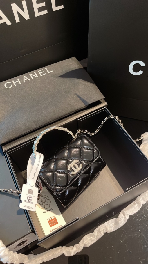 Túi Chanel Tay Cầm Dính Ngọc Mini Màu Đen