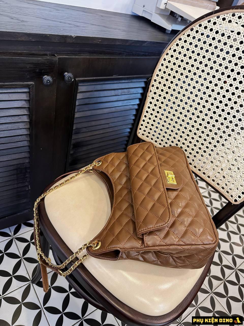 Túi Chanel Trám Khóa Xoay Da Mềm 3 Màu Trắng Đen Nâu 5 Túi Chanel Trám Khóa Xoay Da Mềm màu Nâu