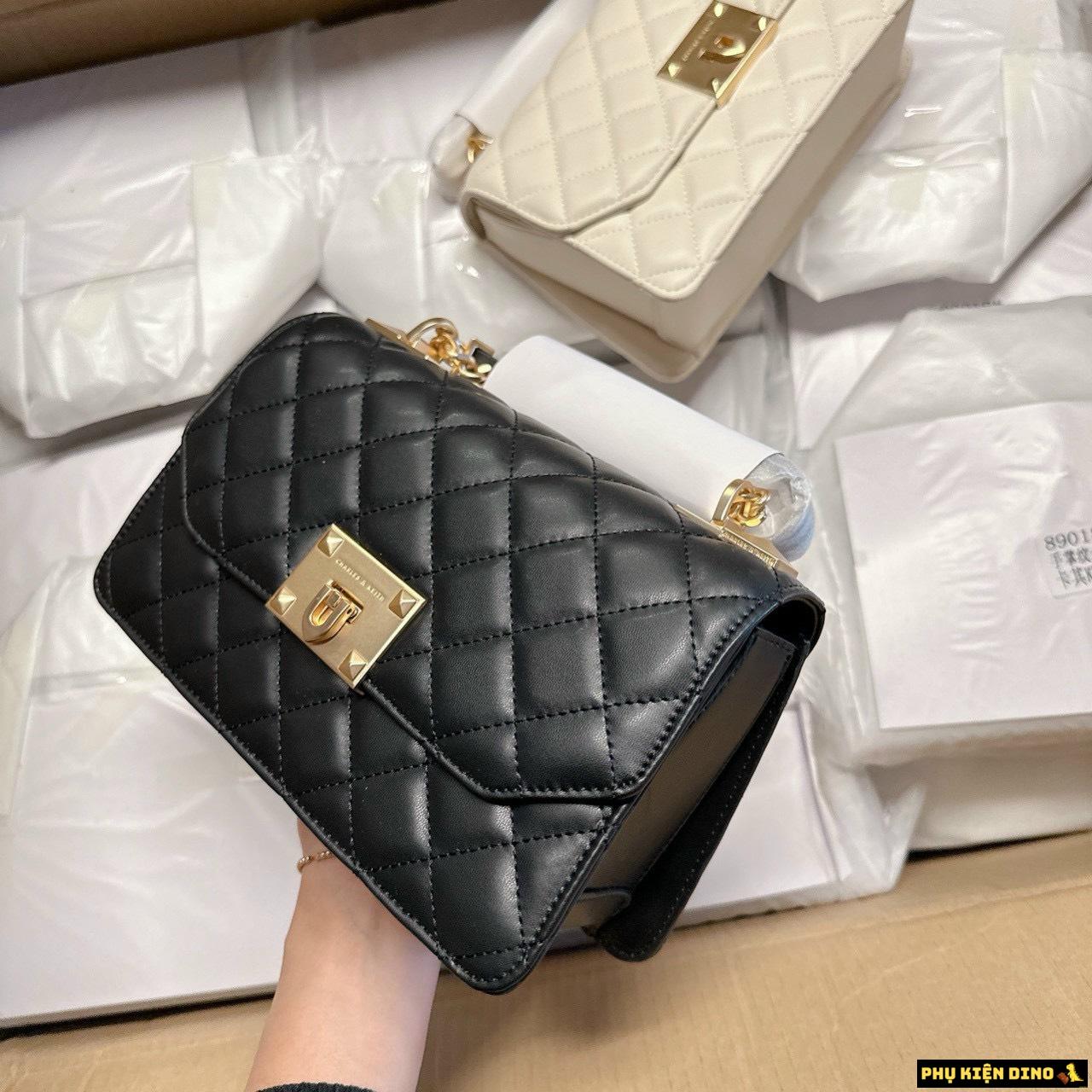 Túi Charles & Keith CNK Trần Trám Kẻ Vuông Size 24 Kem Đen 3 Túi Charles & Keith CNK Trần Trám Ô Vuông Khóa Nhọn