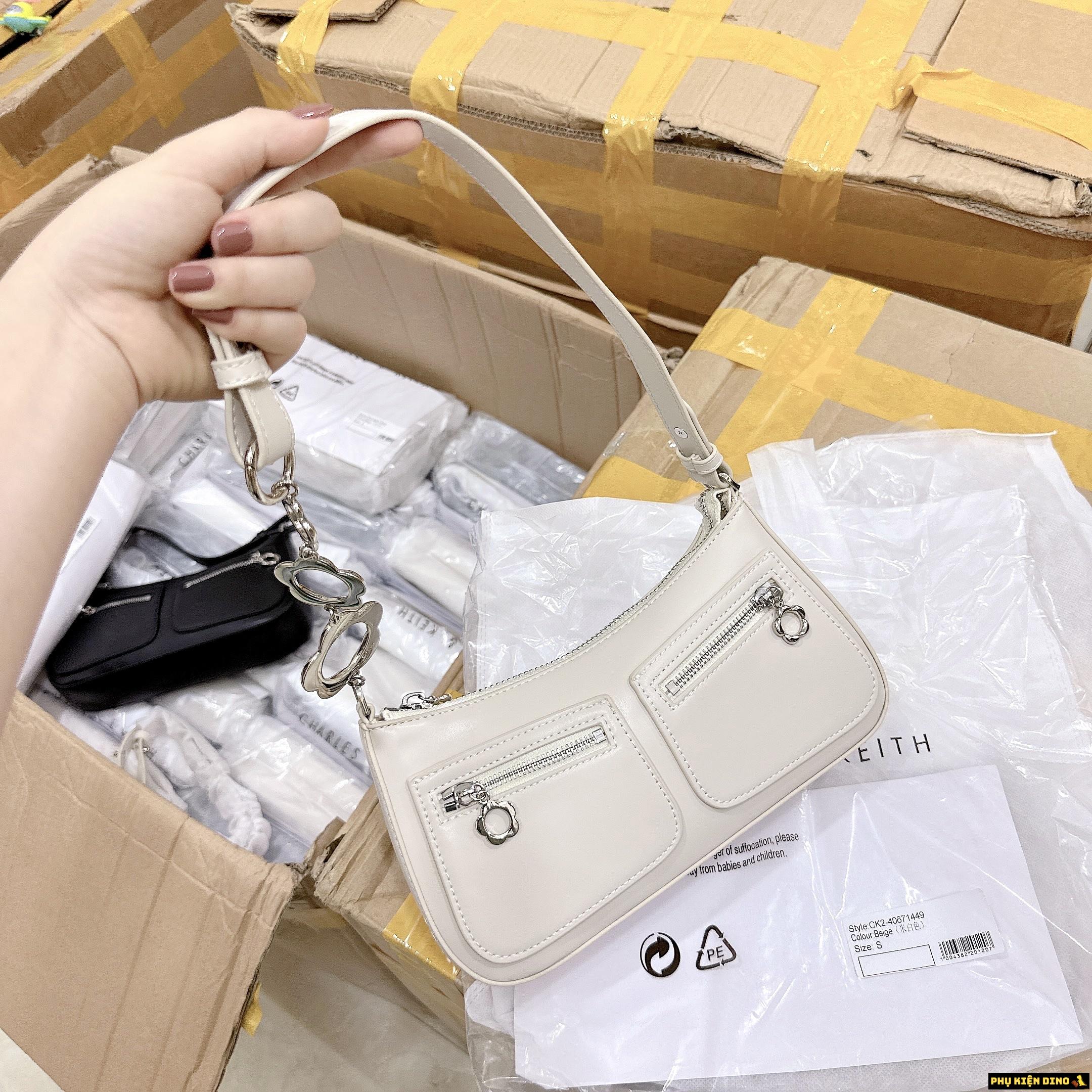 Túi Charles & Keith CNK Xích Hoa Flower Embellished Màu Đen Kem 6 Túi Charles & Keith CNK Flower Embellished White