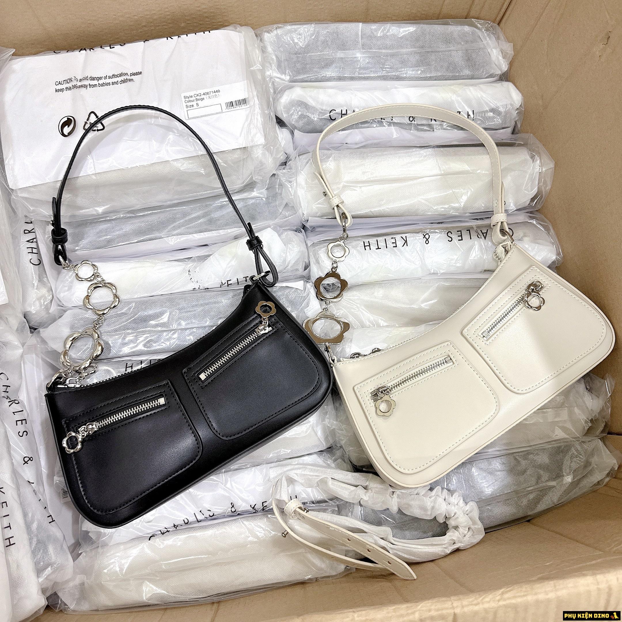 Túi Charles & Keith CNK Xích Hoa Flower Embellished Màu Đen Kem 1 Túi Charles & Keith CNK Xích Hoa Flower Embellished