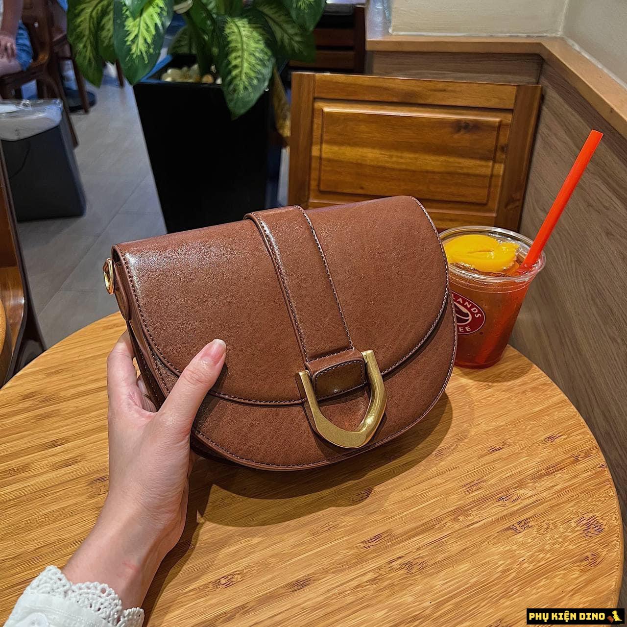 Túi Charles & Keith CNK Gabine Saddle Bag 3 Màu Trắng Đen Nâu 8 Túi Charles & Keith Gabine Saddle Bag Dark Brown