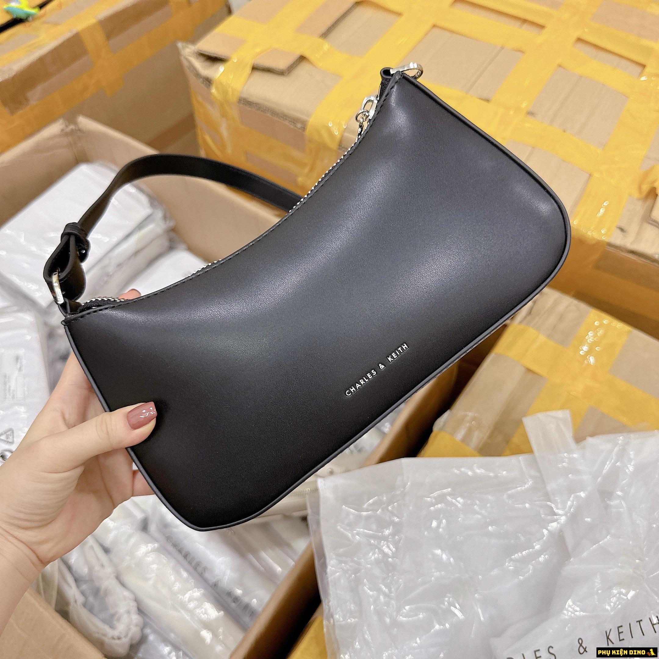 Túi Charles & Keith CNK Xích Hoa Flower Embellished Màu Đen Kem 2 Túi Charles & Keith Xích Hoa Màu Đen