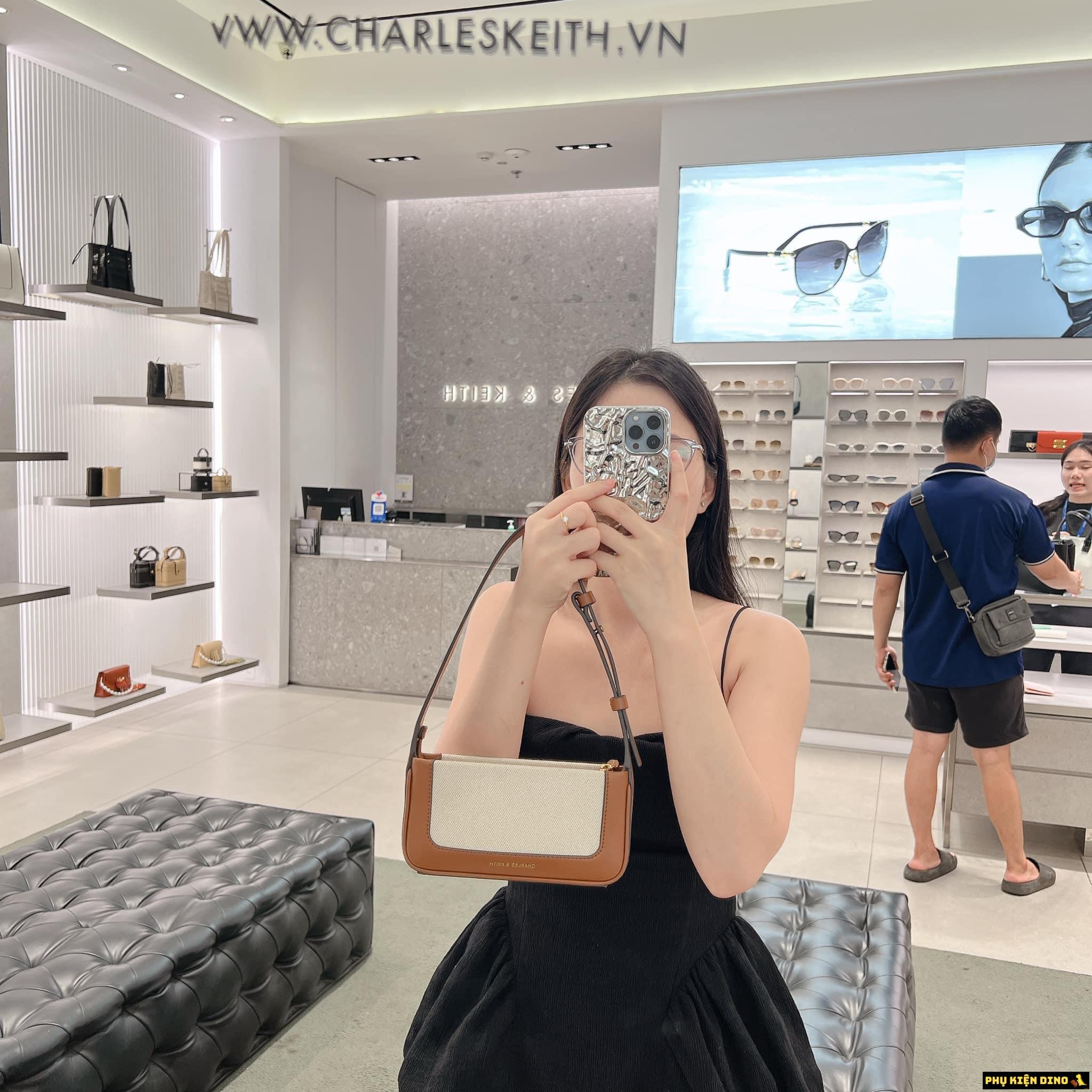 Túi Charles & Keith CNK Daylla Shoulder Bag 4 Màu Nâu Đen Denim Trắng 5 Túi CNK Daylla Shoulder Bag Màu Nâu