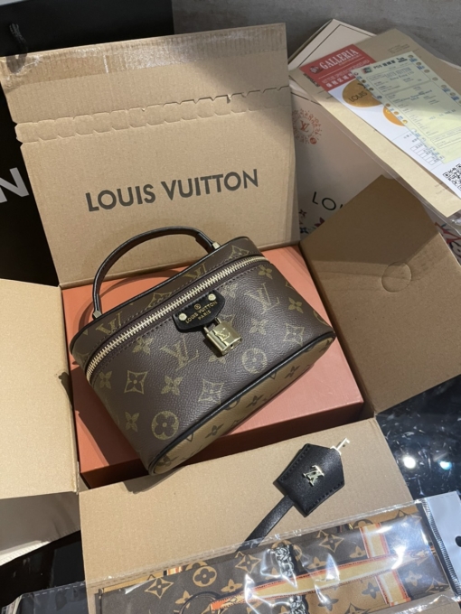 Túi Cốp Louis Vuitton LV Clutch