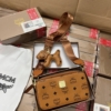 Túi Đeo Chéo MCM Dáng Hộp Vuông 4 Màu Đen Kem Nâu Hồng 15 Túi Đeo Chéo MCM Visetos Original Cognac Beige Màu Nâu MXZAAVI01CO001