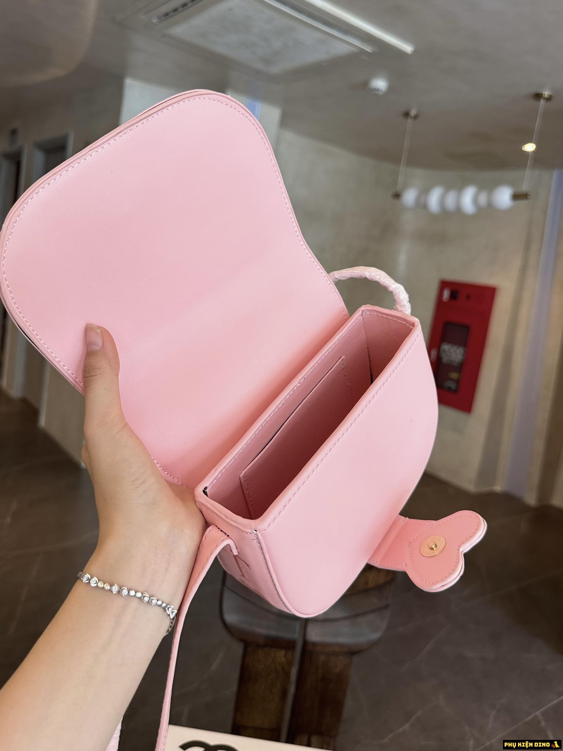 Túi Đeo Chéo Trái Tim Khóa Belt Xinh Xắn Hồng Đen Trắng 5 Túi Đeo Chéo Trái Tim Khóa Belt Pink Bền đẹp