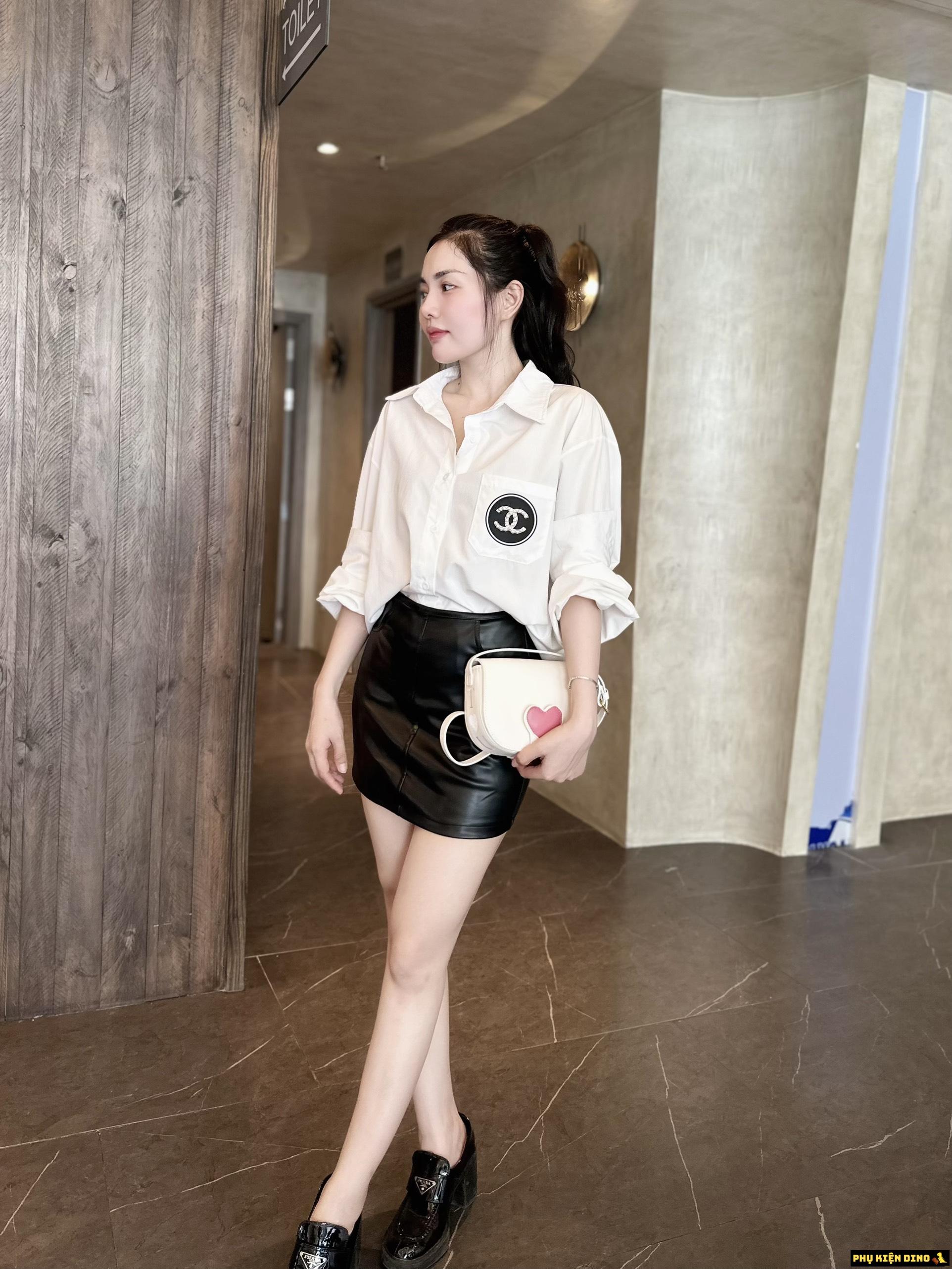 Túi Đeo Chéo Trái Tim Khóa Belt Xinh Xắn Hồng Đen Trắng 2 Túi Đeo Chéo Trái Tim Khóa Belt Xinh Xắn Màu Trắng