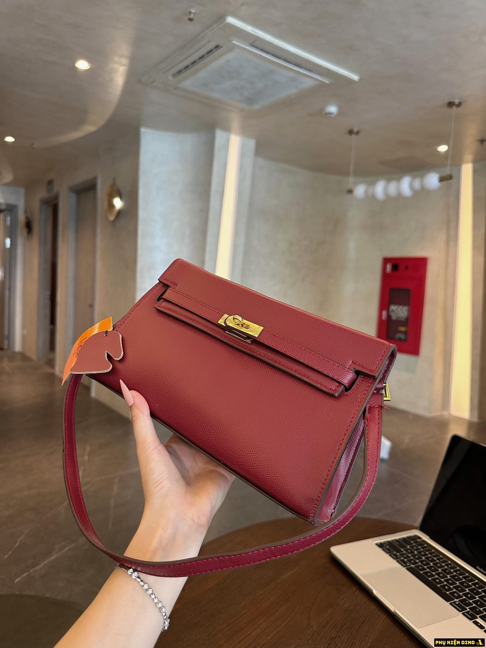 Túi Hermes Kelly Size 22 Trắng Đen Đỏ Đô 8 Túi Hermes Kelly Size 22 Kẹp nách Đỏ Đô