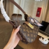 Túi Xách Nữ Louis Vuitton LV Màu Nâu Kèm Gương Mickey 10 Túi Louis Vuitton LV Màu Nâu Mickey