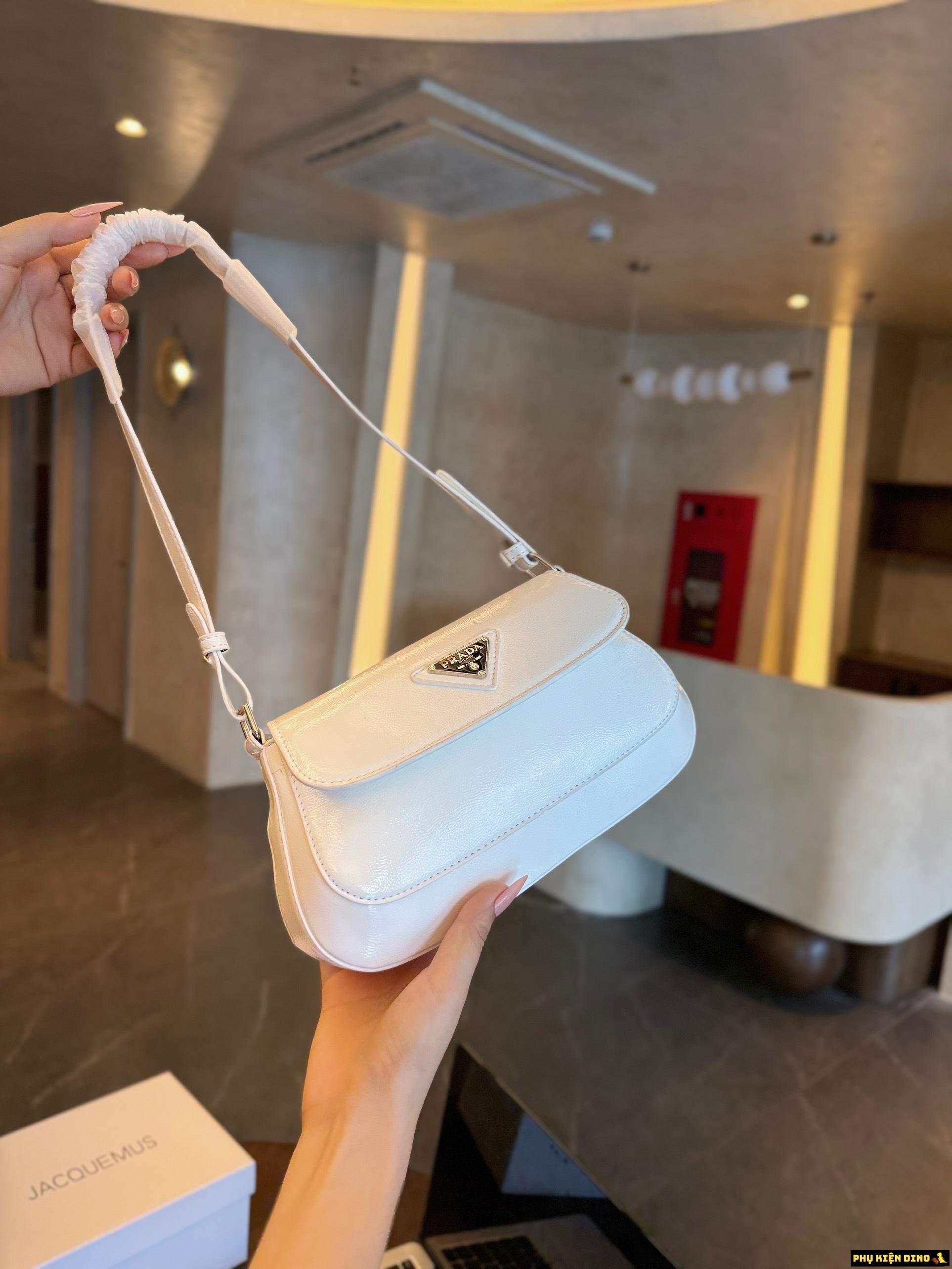 Túi Đeo Vai Prada Cleo Brushed Da Bóng 3 Màu Đen Trắng Đỏ 11 Túi Prada Dáng Bầu Màu Trắng