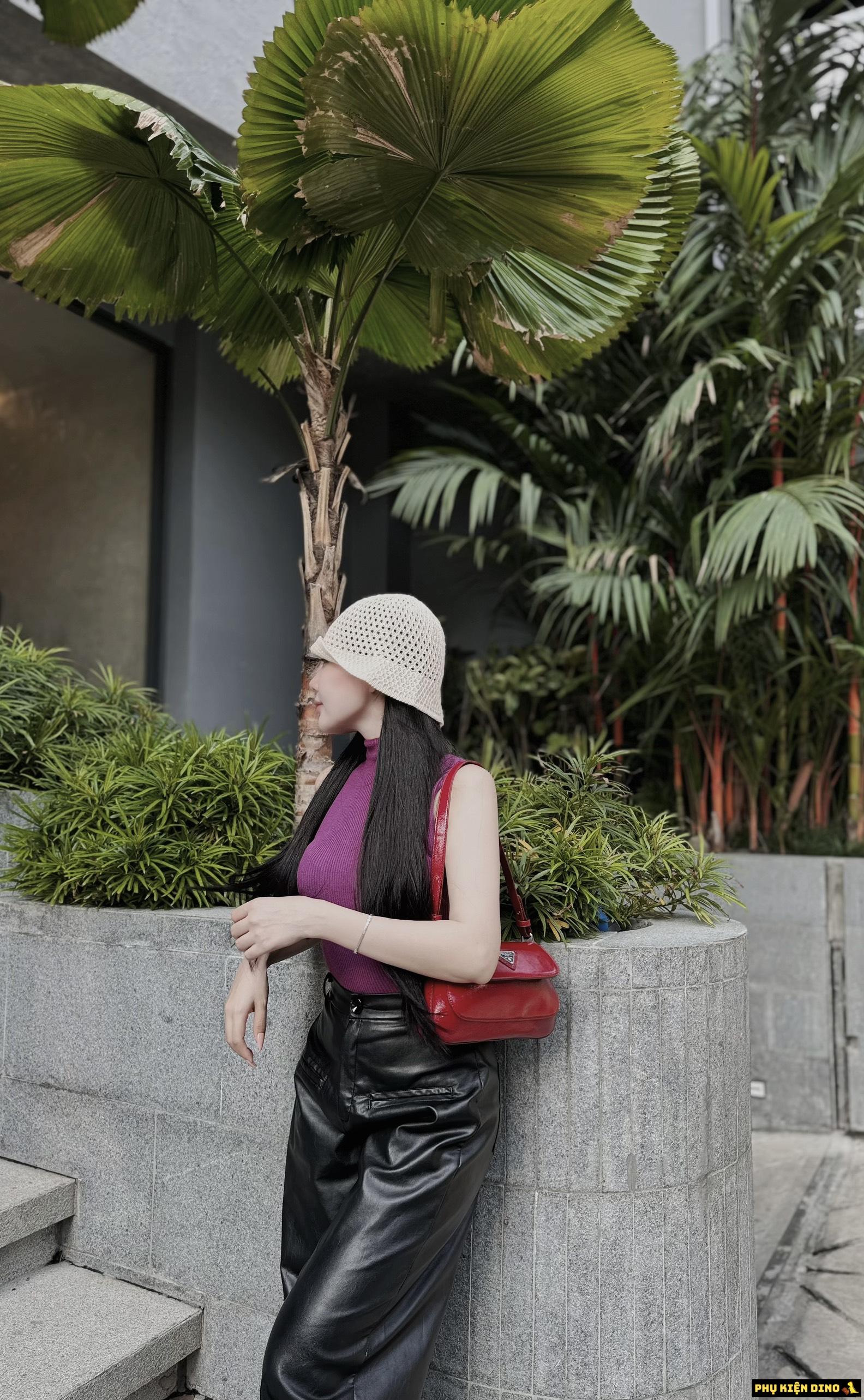 Túi Đeo Vai Prada Cleo Brushed Da Bóng 3 Màu Đen Trắng Đỏ 2 Túi Prada Màu Đỏ Dáng Bầu