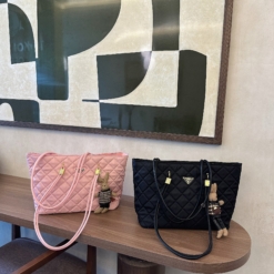 Túi Prada Tote Black Kèm Gấu Vải Dù Đen Hồng