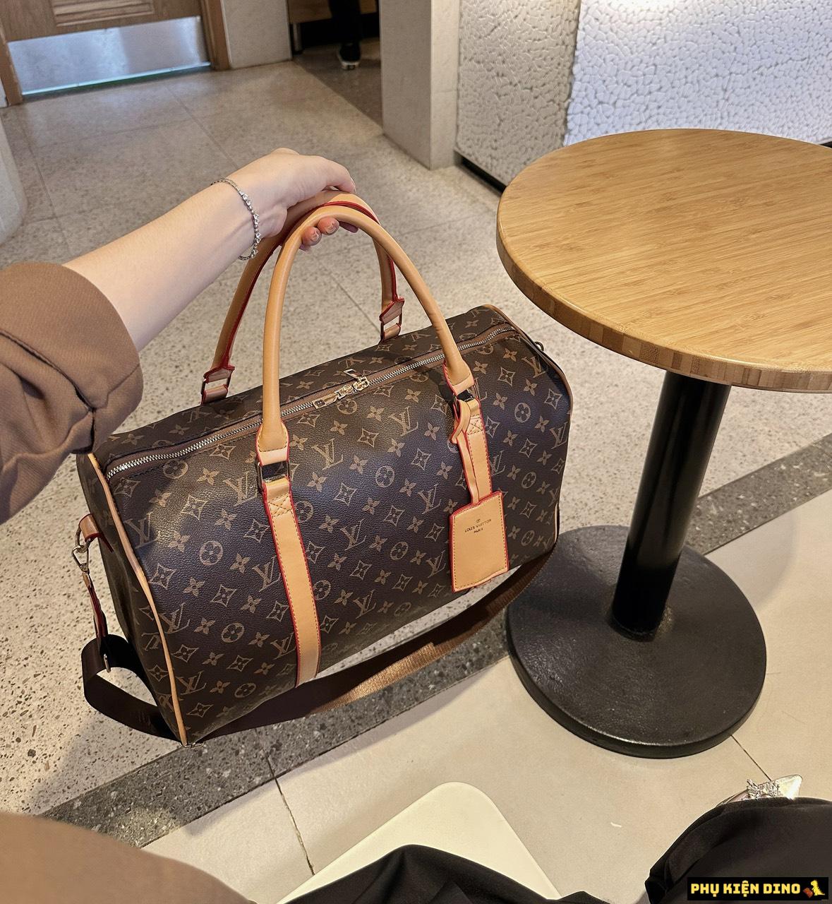 Túi Trống Du Lịch Louis Vuitton LV Monogram Nâu Size 50 2 Túi Trống Louis Vuitton LV Nâu
